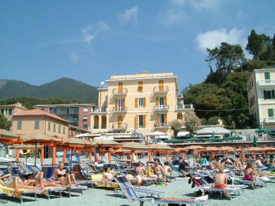 Hotel La Spiaggia Монтеросо ал Маре Екстериор снимка